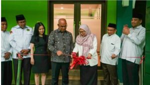 Penandatanganan Prasasti menandai peresmian Smart Class Di Universitas Islam Negeri Sumatera Utara Sebagai simbol Koloborasi antara dunia akademik dengan Industri bersama PT. Musim Mas Group dalam mendukung peningkatan SDM di Indonesia