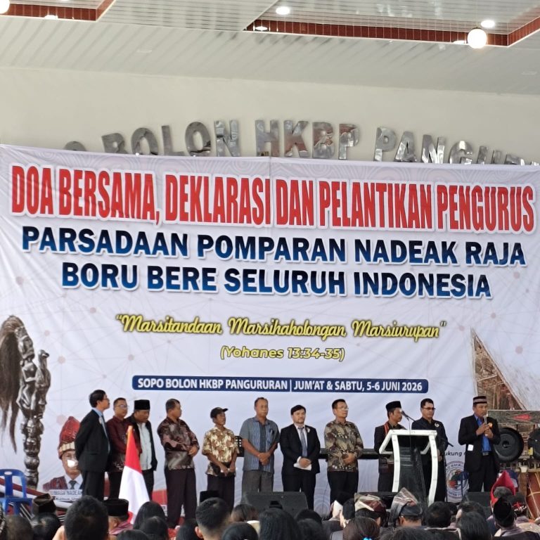 Foto Bersama : Doa Bersama dan Deklarasi Nadeak Raja Boru Bere