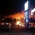 Minibus Berisi Tujuh Jeriken Diduga BBM Terbakar di SPBU Simpuan