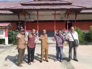 Beranda NKRI, Murid Terpaksa Belajar di Lantai