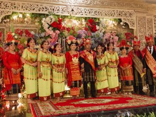 Adat Karo dan Toraja Iringi Pernikahan Tamelia - Wishful