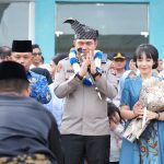 Kapolres yang baru AKBP Gede Prasetia Adi Sasmita Resmi Tiba di Kepulauan Meranti Disambut meriah dengan Tradisi Adat Melayu