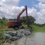 Bukti Nyata Pemkab Rokan Hilir : PUPR Lakukan Normalisasi Sungai Pabrik Kelurahan Bagan Barat Kecamatan Bangko