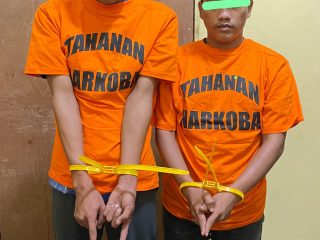 Dua orang Diduga kuat Pelaku Pengedar narkoba jenis Sabu Di desa banglas Bersama Barang Bukti telah di mankan Satresnarkoba