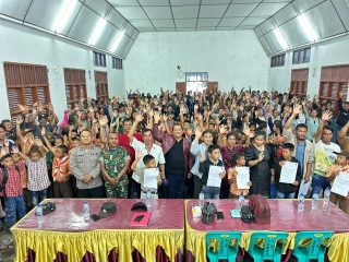 Tembus Pedalaman Toba, Rapidin Simbolon Salurkan PIP Rp231 Juta untuk 452 Pelajar di Habinsaran