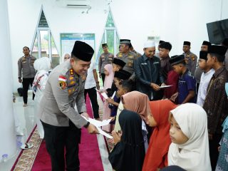 Peringatan Maulid Nabi Muhammad , Polres Kepulauan Meranti Berbagi Kebahagiaan dengan Anak Yatim